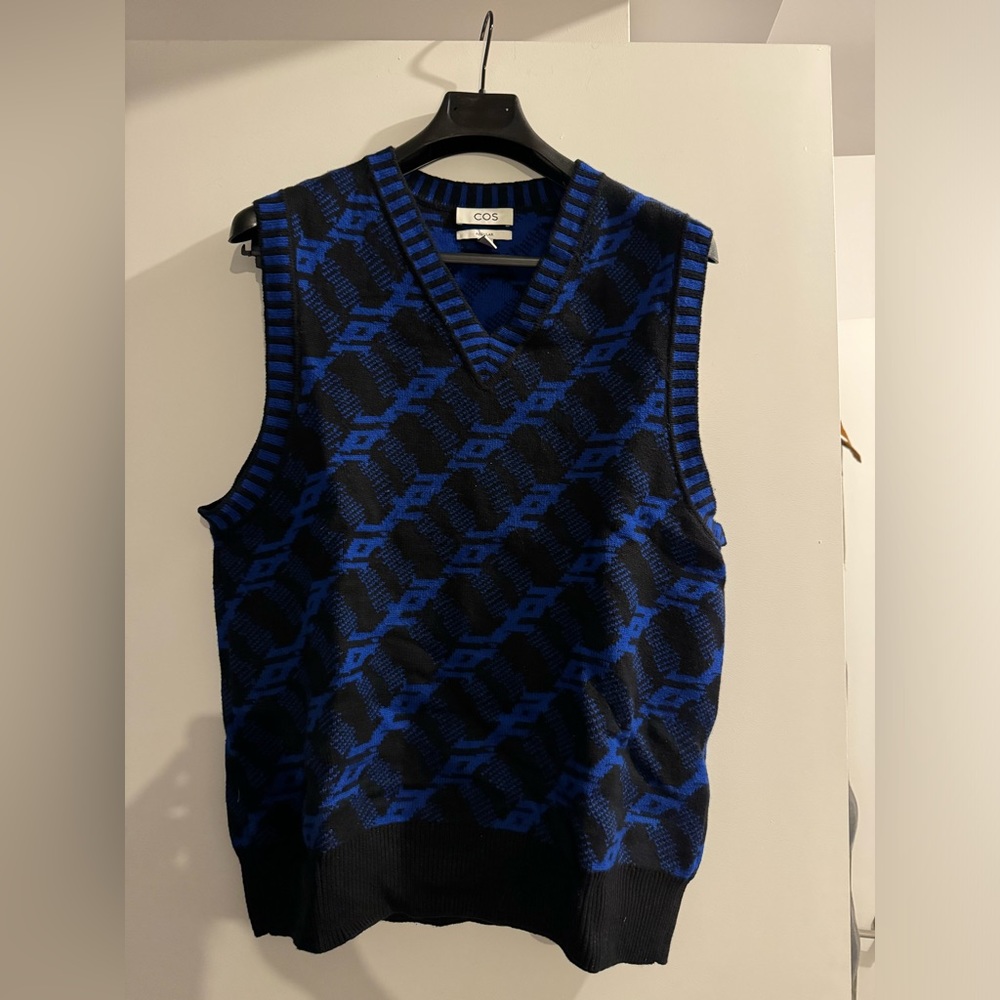 COS men’s vest sweater